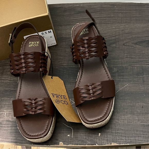 FRYE AND CO. Lavish Brown Woven Leather Wedges Size 9.5 - Picture 2 of 5